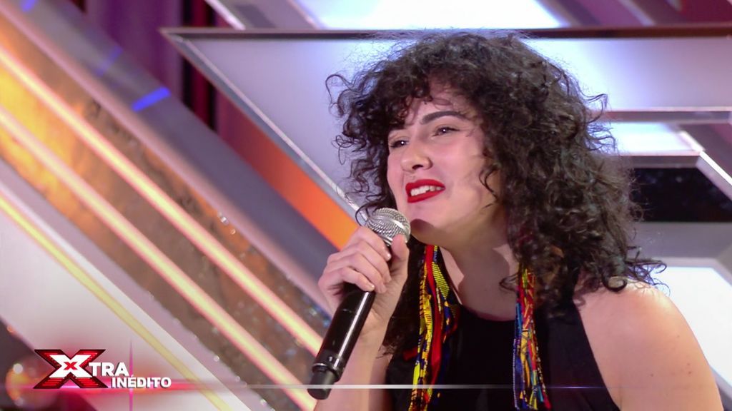 Aída con su canción y look ochentero encanta a todos menos a Risto: "Me parece antigüo"