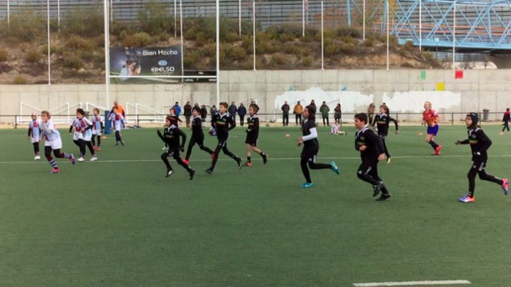¡Un álbum de cromos de tu propio equipo! La genial iniciativa de un club rugby de Madrid ¡Un álbum de cromos de tu propio equipo! La genial iniciativa de un club rugby de Madrid