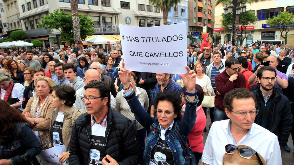 Multitudinaria concentración en Algeciras al grito “¡drogas no, trabajo sí!”