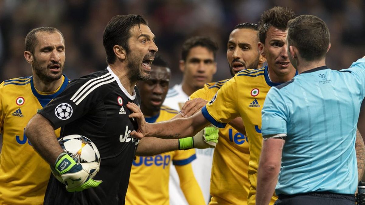 Buffon: "Si hubiese visto a Michael Oliver dos días después le habría dado un abrazo" Buffon: "Si hubiese visto a Michael Oliver dos días después le habría dado un abrazo"