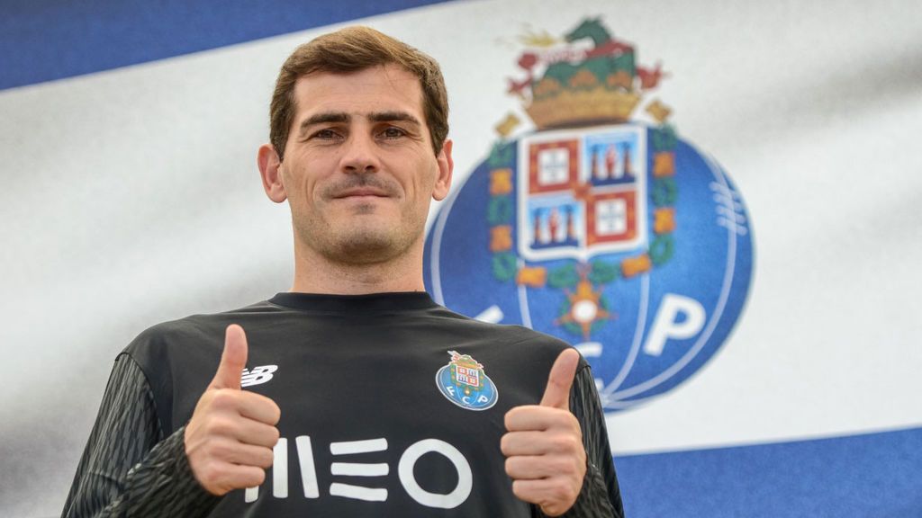 Iker Casillas renueva con el Oporto Iker Casillas renueva con el Oporto