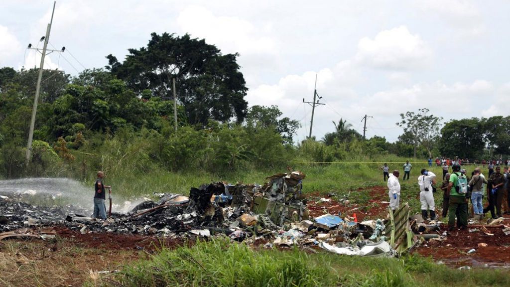 Un avión de pasajeros se estrella en el Aeropuerto José Martí en La Habana