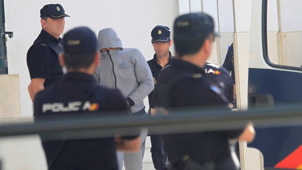 Prisión sin fianza para los ocho detenidos por agredir a nueve guardias civiles en Algeciras