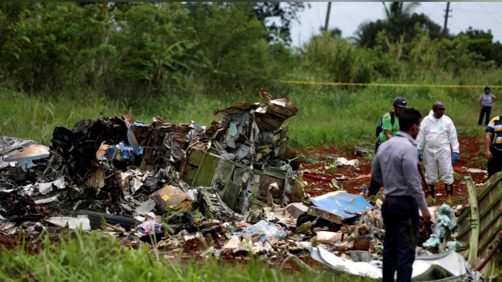 Tras el impacto se ha provocado un incendio que ha calcinado por completo el aparato