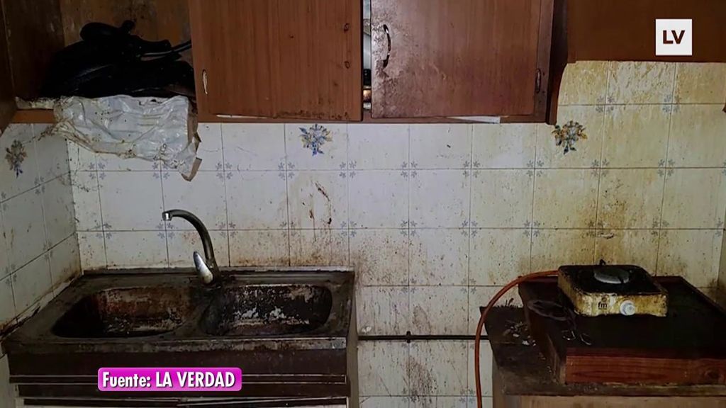 Casa de los horrores en Murcia: en libertad con cargos el hombre que retenía a su mujer y su hija Casa de los horrores en Murcia: en libertad con cargos el hombre que retenía a su mujer y su hija