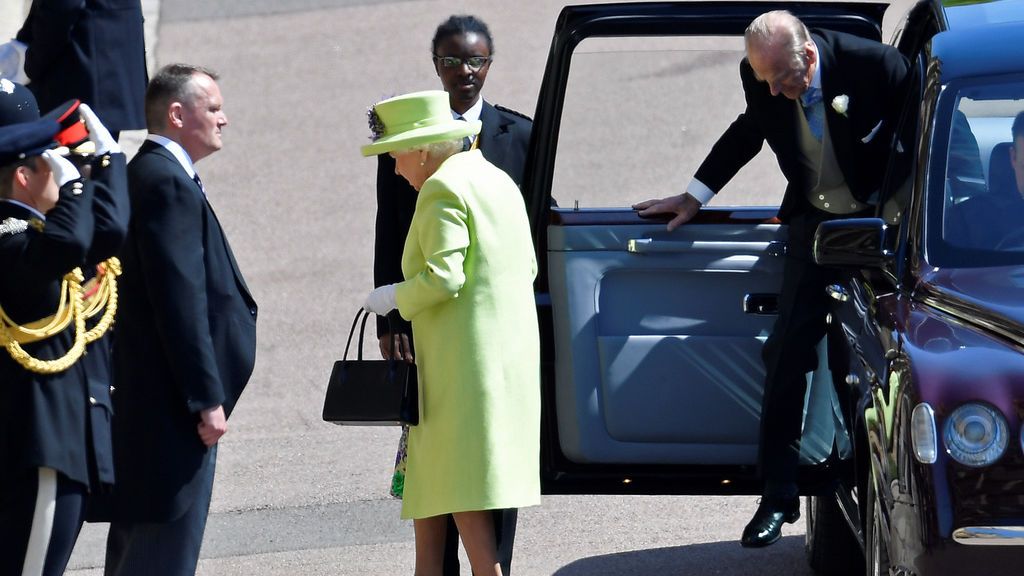 Llegada de la reina Isabel II y su marido a la capilla de San Jorge en Windsor