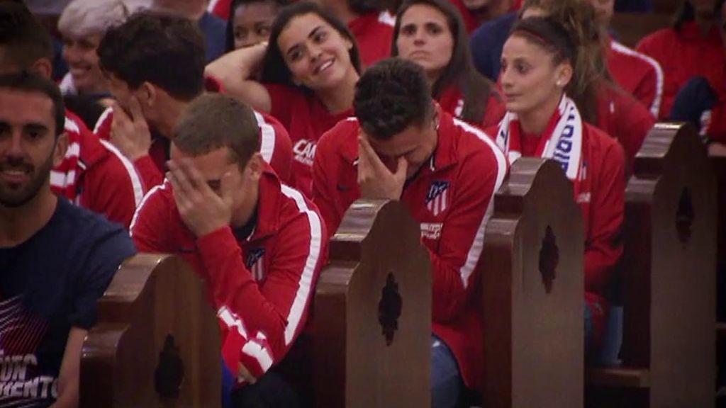 Las risas de Griezmann tras el vacile de Cerezo a los jugadores en la catedral de la Almudena: “Hay mucho pecador en nuestro equipo…”