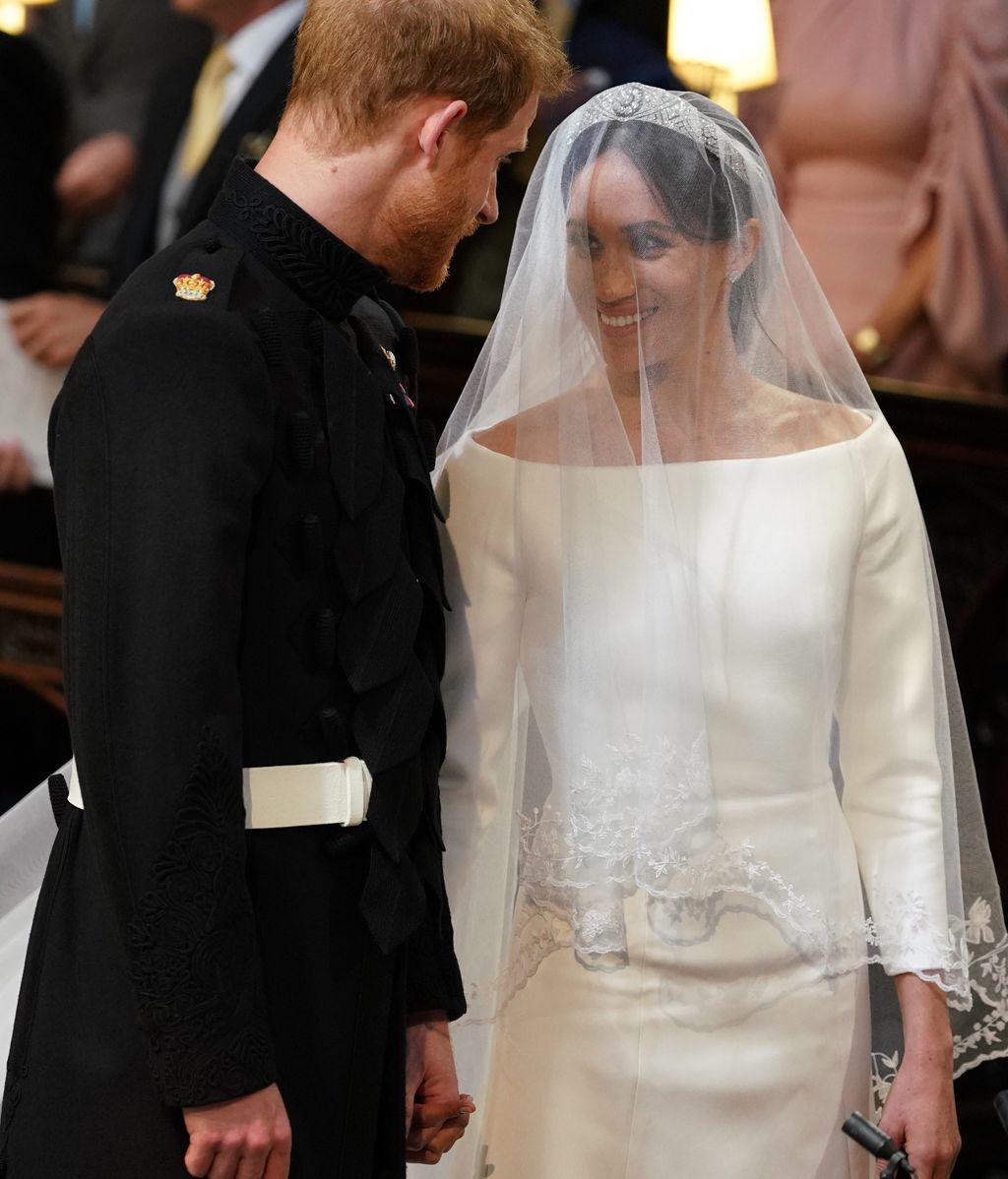 De las lágrimas de la madre de Meghan a la mirada devoradora de Harry: los momentazos de la boda, en fotos