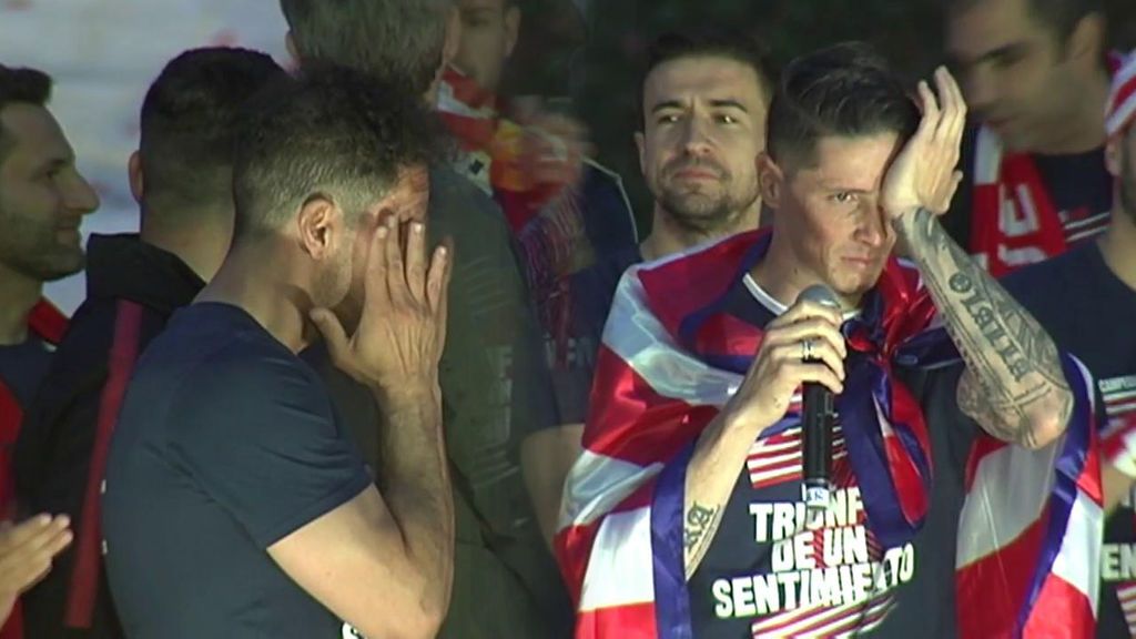 Simeone se emociona con el discurso y las lágrimas de Fernando Torres en Neptuno