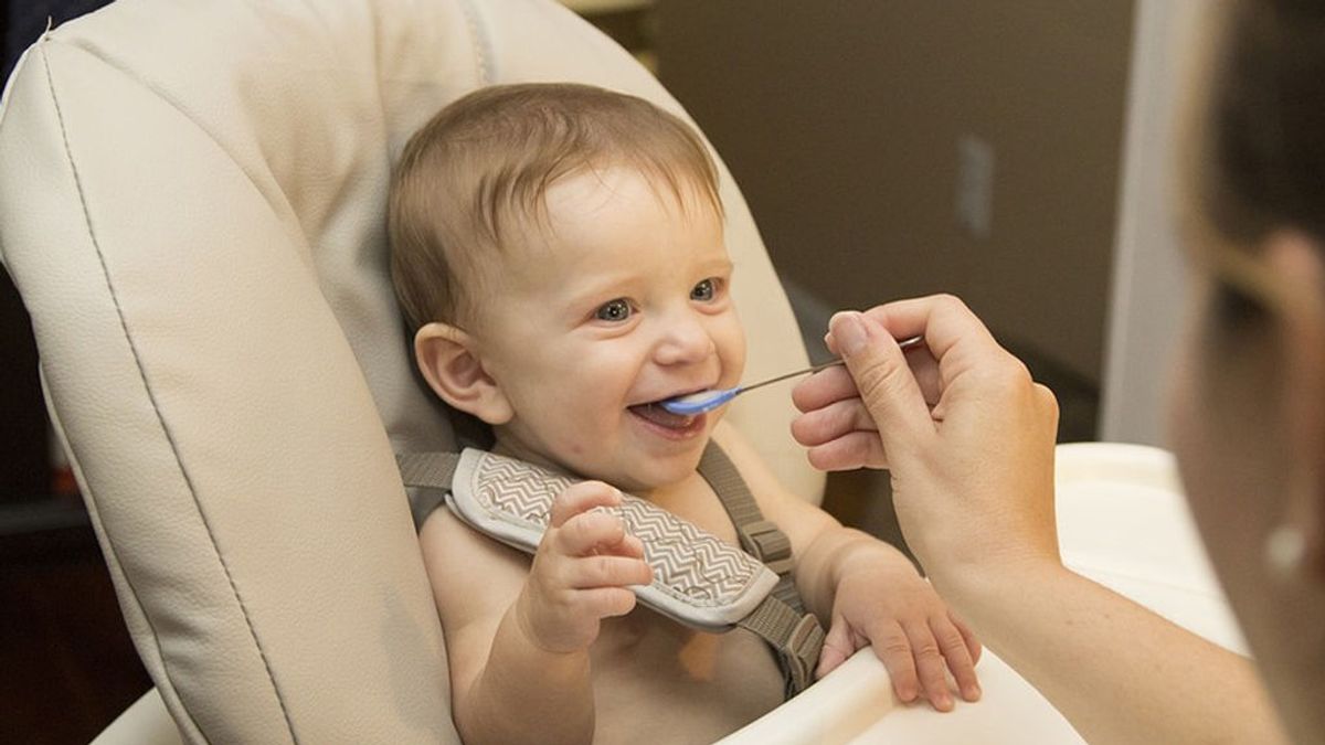 Diez errores que no debes cometer con la alimentación de tu bebé