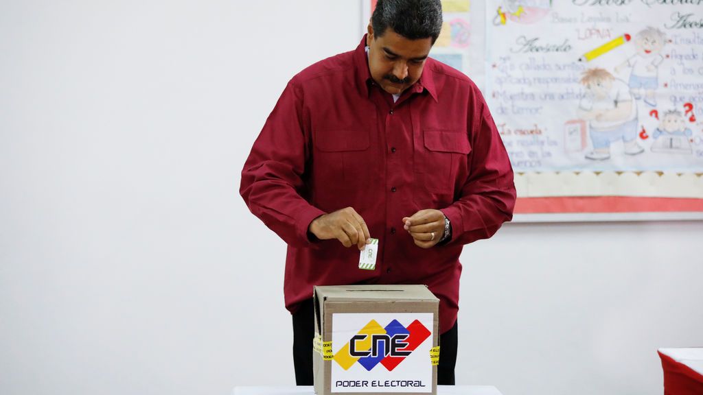 Nicolás Maduro vota "por la paz" en las elecciones presidenciales de Venezuela Nicolás Maduro vota "por la paz" en las elecciones presidenciales de Venezuela