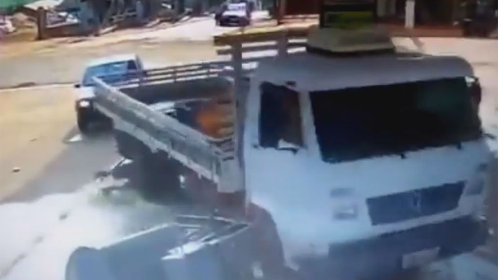 Arrollado por un camión en una gasolinera de Brasil