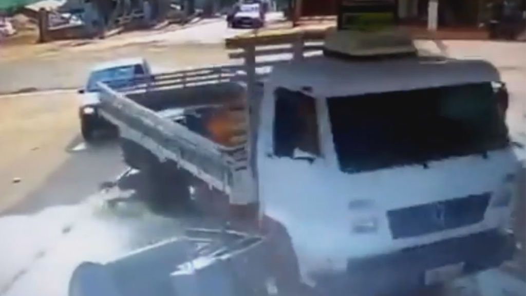 Atropellado por un camioneta cuando limpiaba en una gasolinera