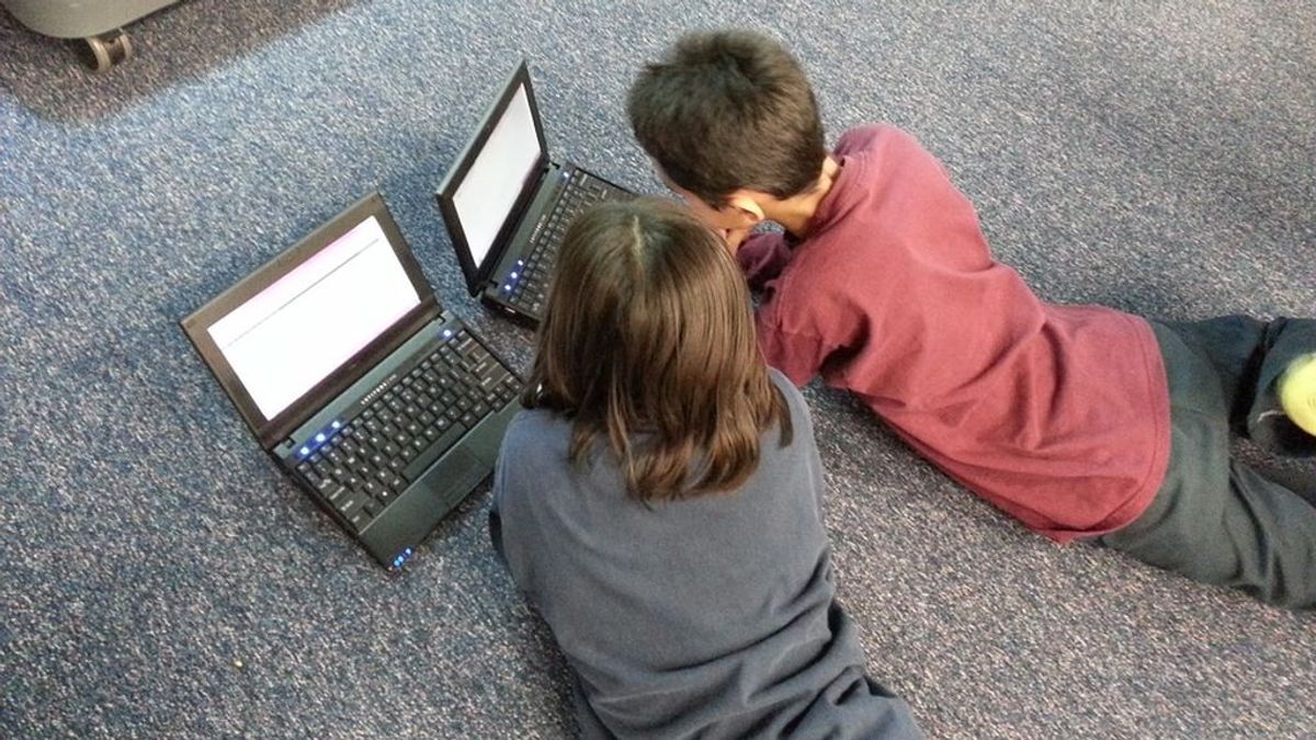 Londres prepara un nuevo paquete de leyes para proteger a los niños en Internet