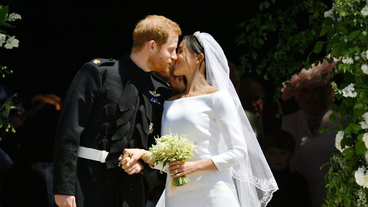 La familia real británica publica las fotos oficiales del enlace entre Harry y Meghan