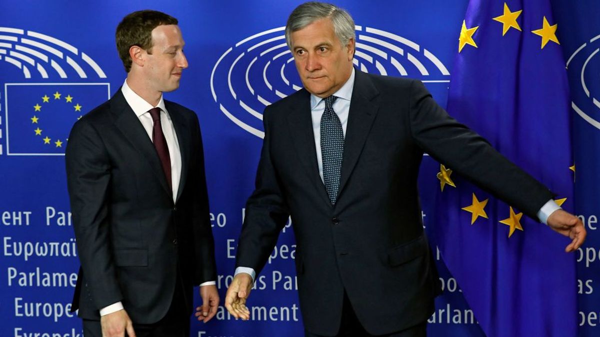 Zuckerberg se disculpa en el Parlamento Europeo por su responsabilidad en la filtración de datos de Facebook