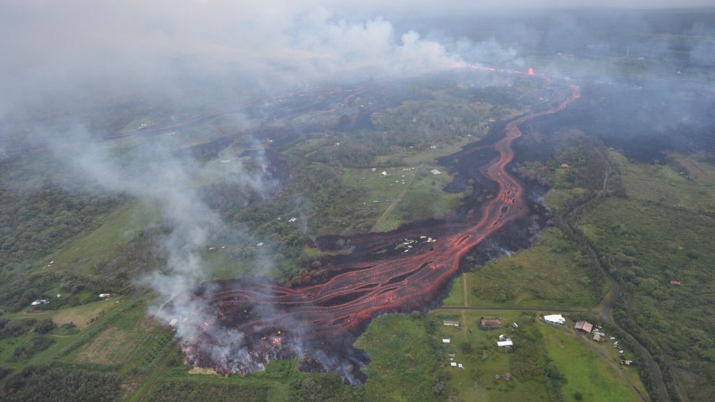 El volcán Kilauea amenaza una planta geotérmica con sustancias inflamables