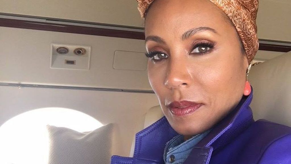 El secreto por el que Jada, la mujer de Will Smith, lleva turbante: "Se me cae el pelo y es terrorífico"