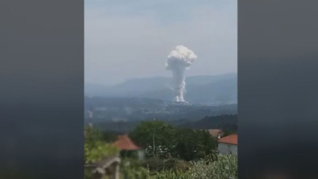 Nuevas imágenes de la explosión de una  pirotécnica clandestina en Tui, Pontevedra