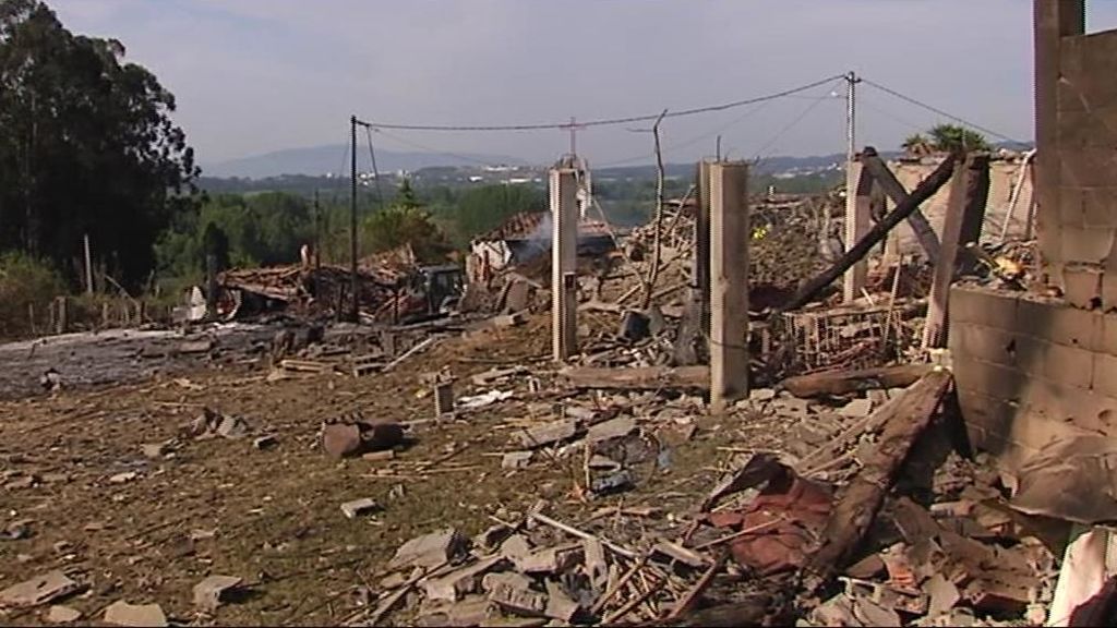 La explosión de un almacén de pirotecnia en Tui deja la zona en ruinas