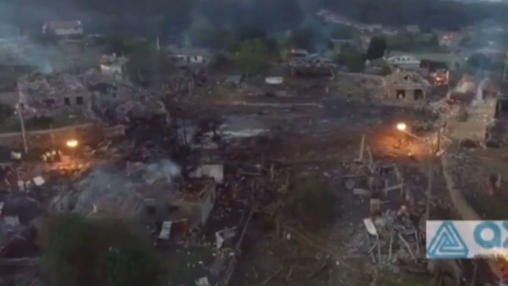 La devastación en Tui tras la explosión de una pirotécnica, a vista de dron