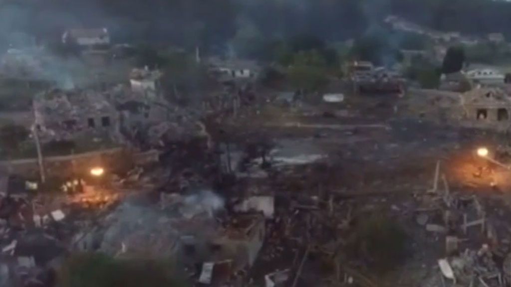 Desolador paisaje en Tui tras la explosión en una pirotecnia