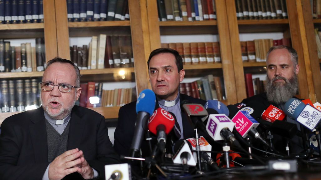 Catorce sacerdotes suspendidos en Chile por denuncias de abusos sexuales