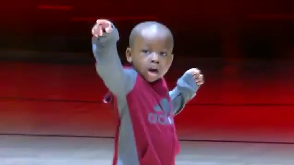 ¡Vaya crack! El espectacular baile de un niño de cinco años con el que está flipando toda la NBA