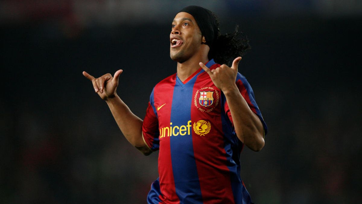Ronaldinho se casa con… ¡dos mujeres al mismo tiempo!