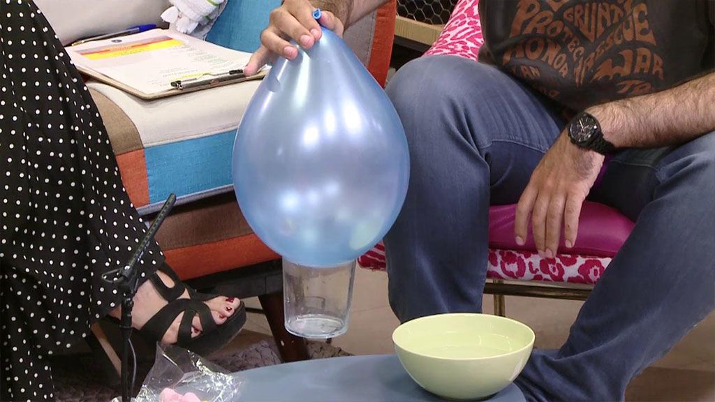 Vaso levita con un globo