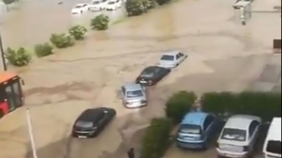 Zaragoza, inundada por una fuerte tormenta