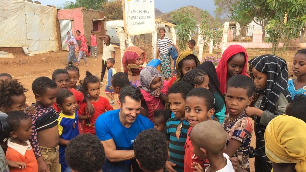 Jesús Vázquez realiza una visita a un campo de refugiados en Etiopía