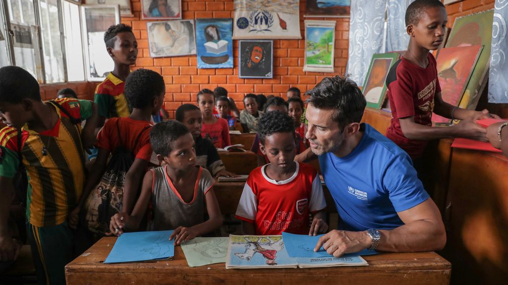 Jesús Vázquez realiza una visita a un campo de refugiados en Etiopía