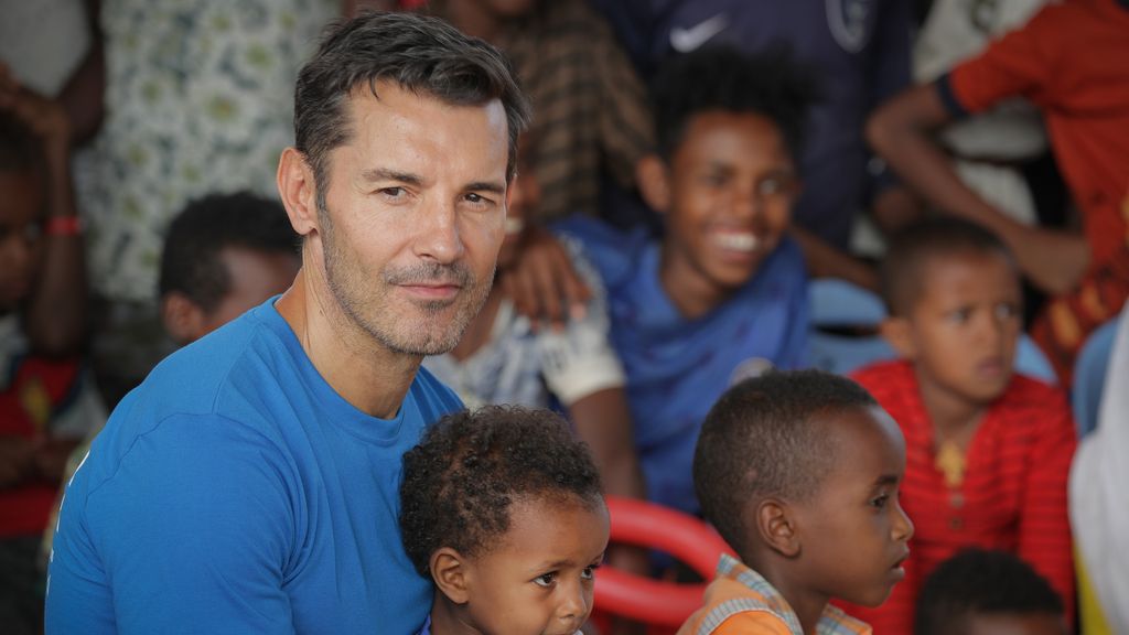 Jesús Vázquez realiza una visita a un campo de refugiados en Etiopía