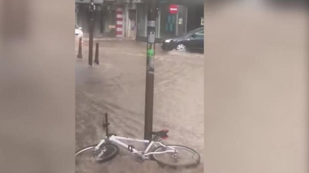 Treinta minutos de lluvia para inundar Salamanca