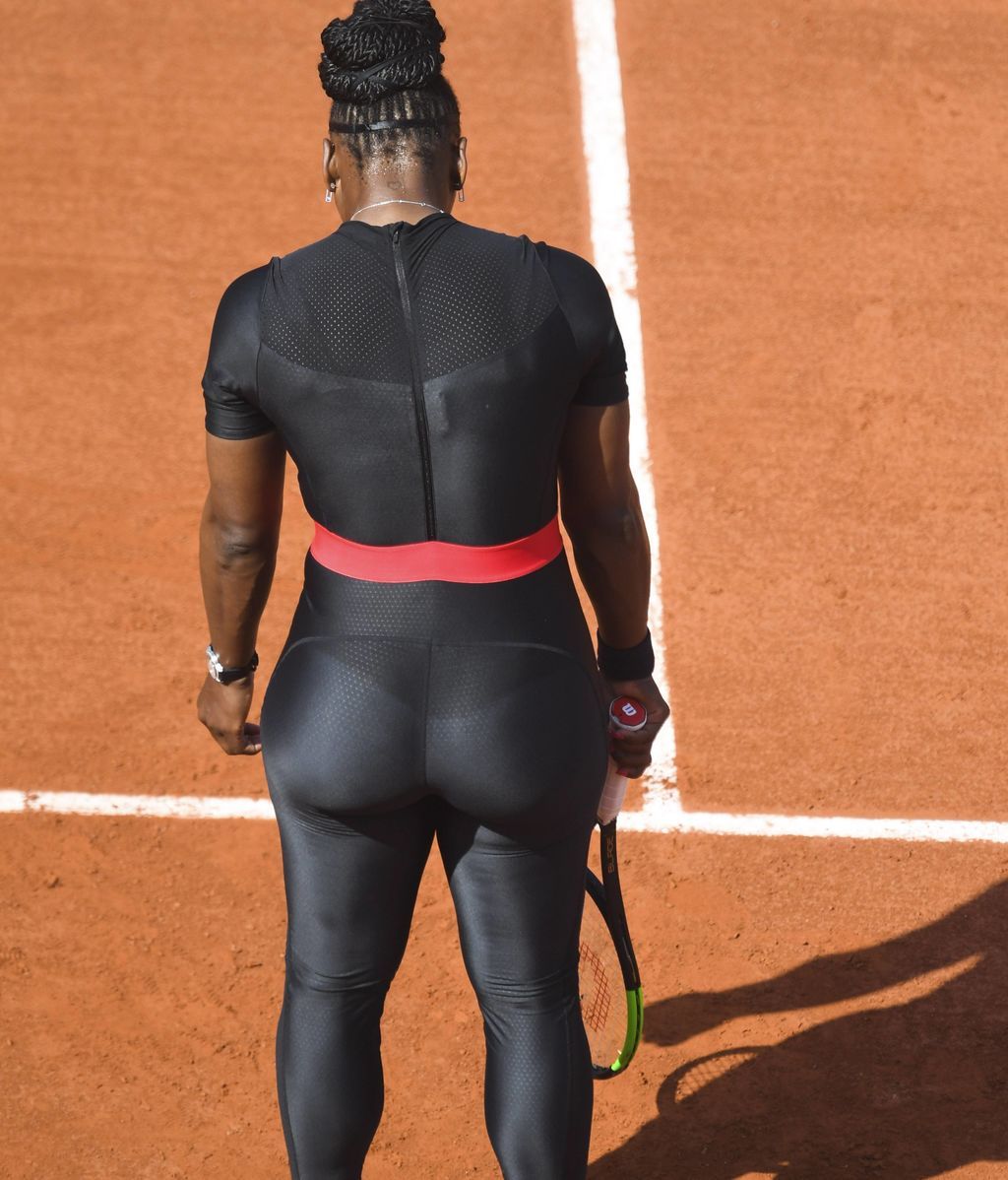 Serena Williams sorprende con un llamativo 'look' en Roland Garros