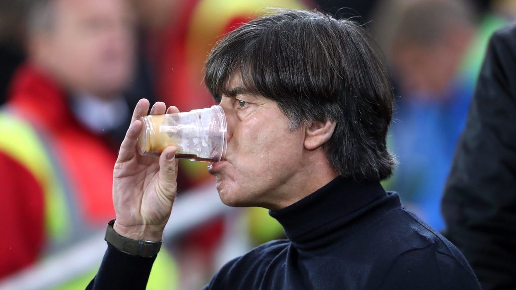 Las ordenes de Joachim Löw para el Mundial: prohibido el sexo, subir fotos y posibilidad de tomarse una copa antes de dormir