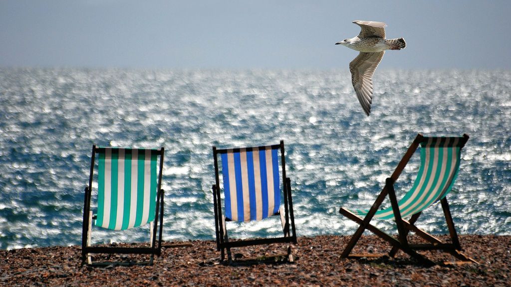 deckchairs-355596_1920 deckchairs-355596_1920