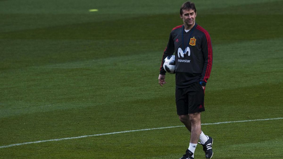 Julen Lopetegui desvela que tiene ocho apellidos vascos: "Lopetegui Agote Aranguren..." Julen Lopetegui desvela que tiene ocho apellidos vascos: "Lopetegui Agote Aranguren..."
