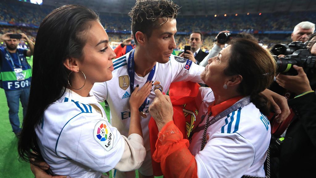 La madre de Cristiano habla sobre el futuro de su hijo: “Me gustaría que volviera a Manchester” La madre de Cristiano habla sobre el futuro de su hijo: “Me gustaría que volviera a Manchester”