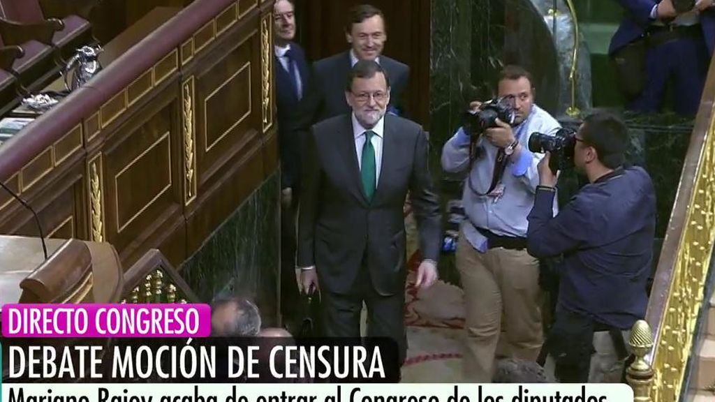 La llegada de Mariano Rajoy al Congreso de los diputados  recibido por Rafa Hernando