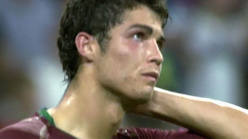 Las lágrimas de Cristiano contrastan con la felicidad de Zidane en semifinales del Mundial de 2006