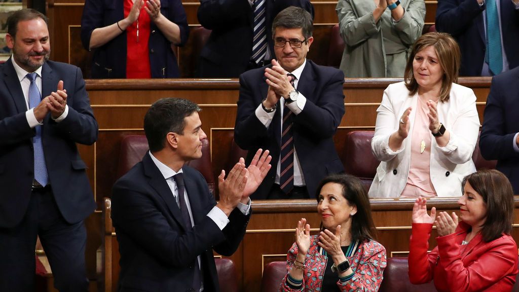 La elección de Pedro Sánchez como Presidente del Gobierno, en imágenes