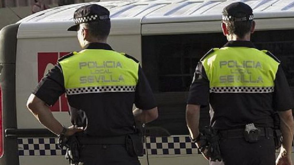 Heridos un anciano y un bebé tras un atropello en Sevilla