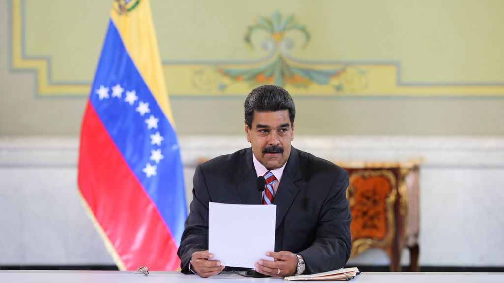 Maduro expresa su "sorpresa" por el cese de Rajoy justo cuando "recomponían su relación"