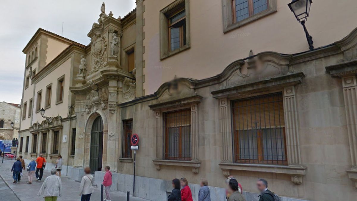 21 años y tres meses de prisión por abusar sexualmente de la hija de su pareja en León
