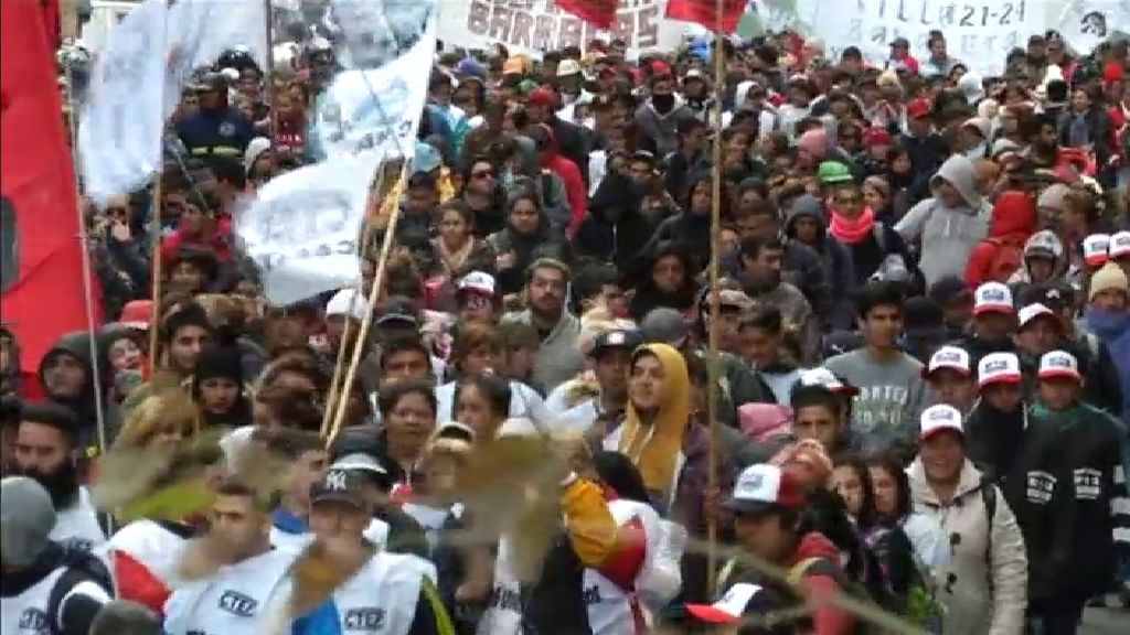 Multitudinaria protesta en Buenos Aires contra la gestión económica de Macri