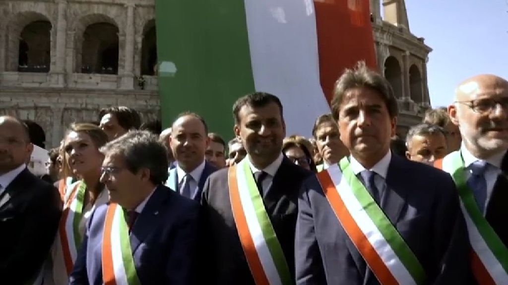 Italia estrena su nuevo gobierno con un desfile militar