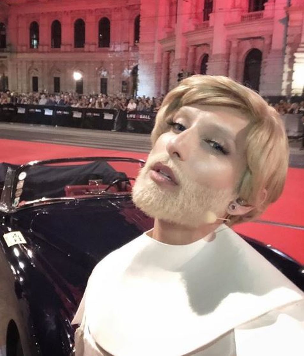 conchita inserto 1