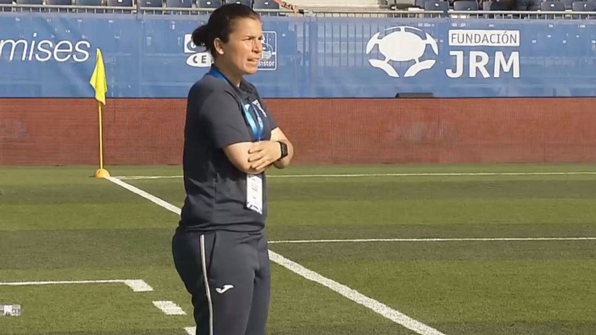 Jara Cuenca, primera entrenadora en la historia de ‘LaLiga Promises’: “No debería ser noticia, pero es un honor” Jara Cuenca, primera entrenadora en la historia de ‘LaLiga Promises’: “No debería ser noticia, pero es un honor”